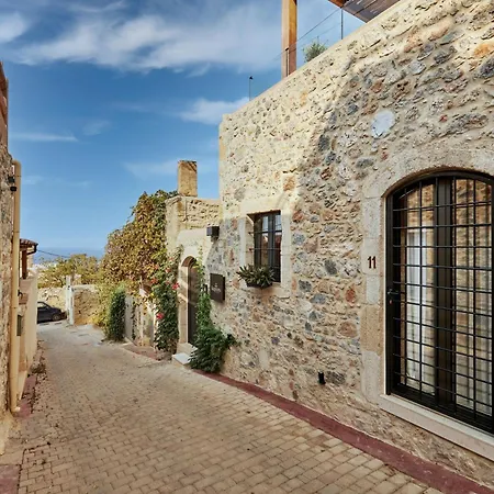 Villa Kaptara Premium Villa, Plunge Pool & Jacuzzis