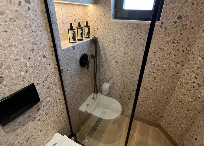 Kaptara Premium Villa, Plunge Pool & Jacuzzis Villa *