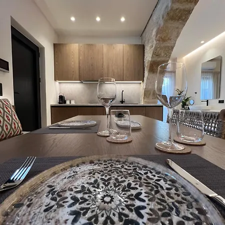 Kaptara Premium Villa, Plunge Pool & Jacuzzis * Herszonisszosz