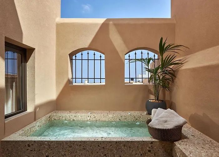 ヴィラ Kaptara Premium Villa, Plunge Pool & Jacuzzis ヘルソニソス