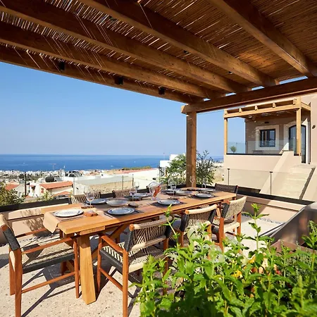 Kaptara Premium Villa, Plunge Pool & Jacuzzis *