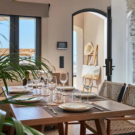 Kaptara Premium Villa, Plunge Pool & Jacuzzis Villa