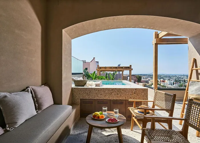 Kaptara Premium Villa, Plunge Pool & Jacuzzis Villa