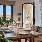 Kaptara Premium Villa, Plunge Pool & Jacuzzis Villa