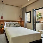 Kaptara Premium Villa, Plunge Pool & Jacuzzis Villa *